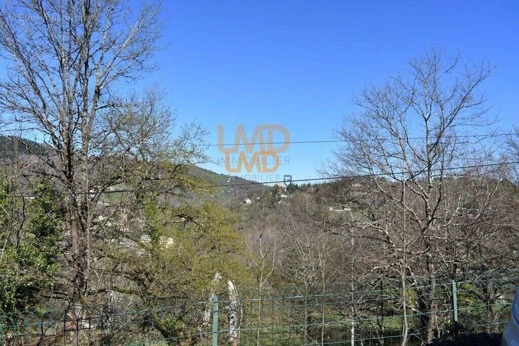 Maison à DECAZEVILLE