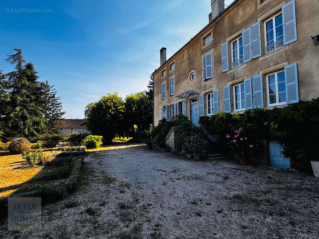 Cote chalonnaise - propriete d'exception en coeur de village - - photo 20