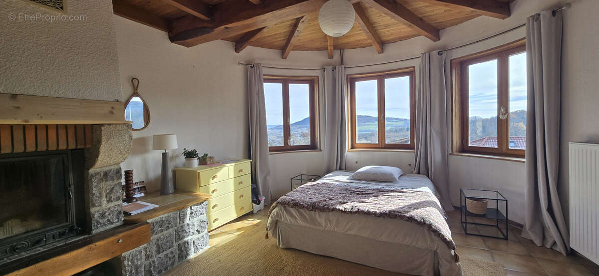 Maison à TOURZEL-RONZIERES