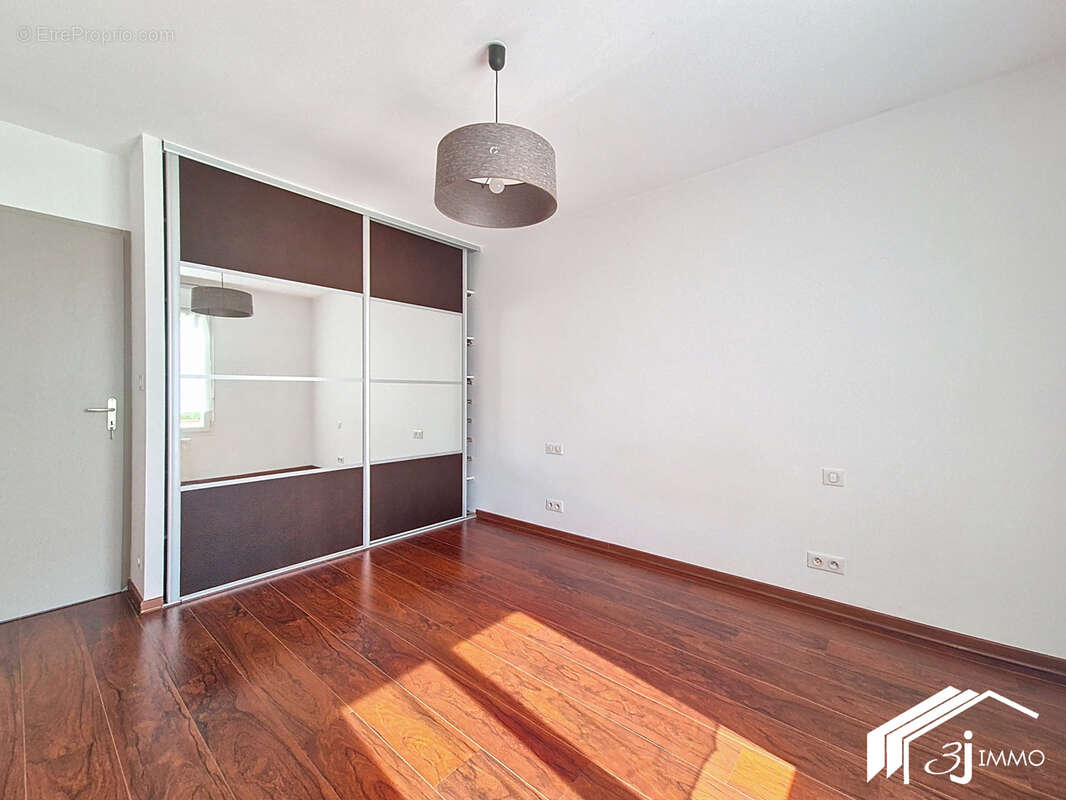 Maison à LA SALVETAT-SAINT-GILLES