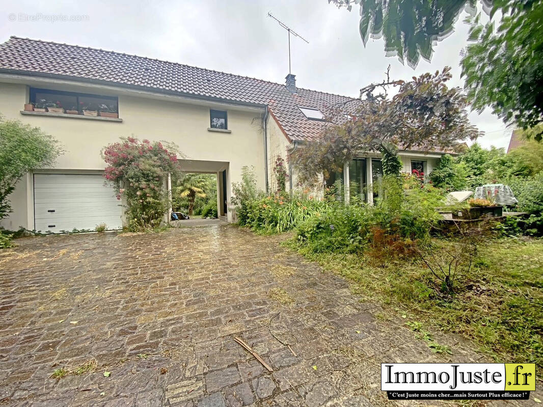 Maison à VIEILLE-EGLISE-EN-YVELINES