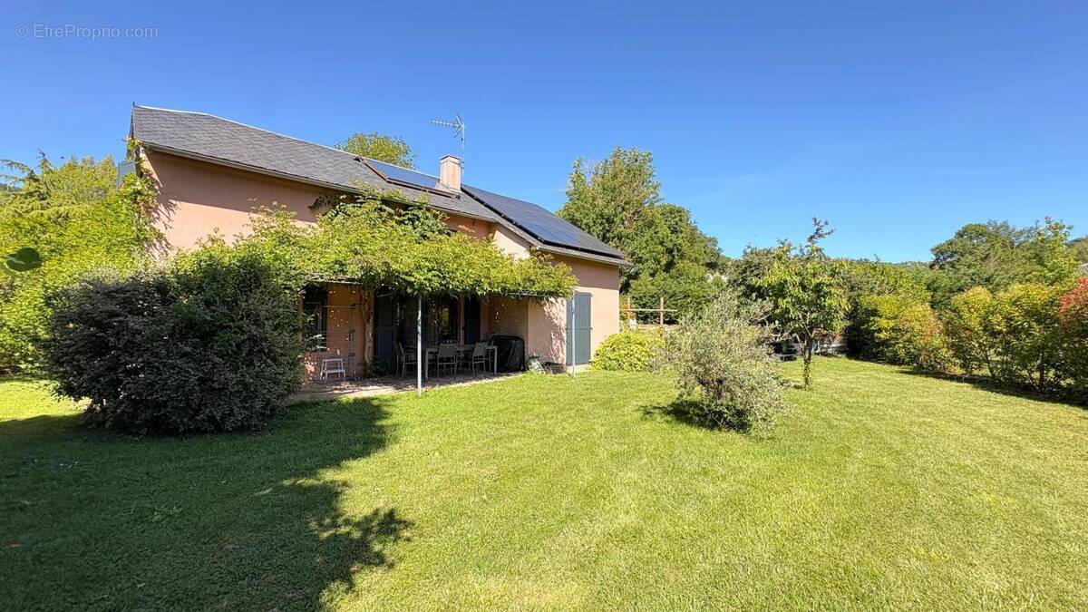 Maison à CLAIRVAUX-D'AVEYRON