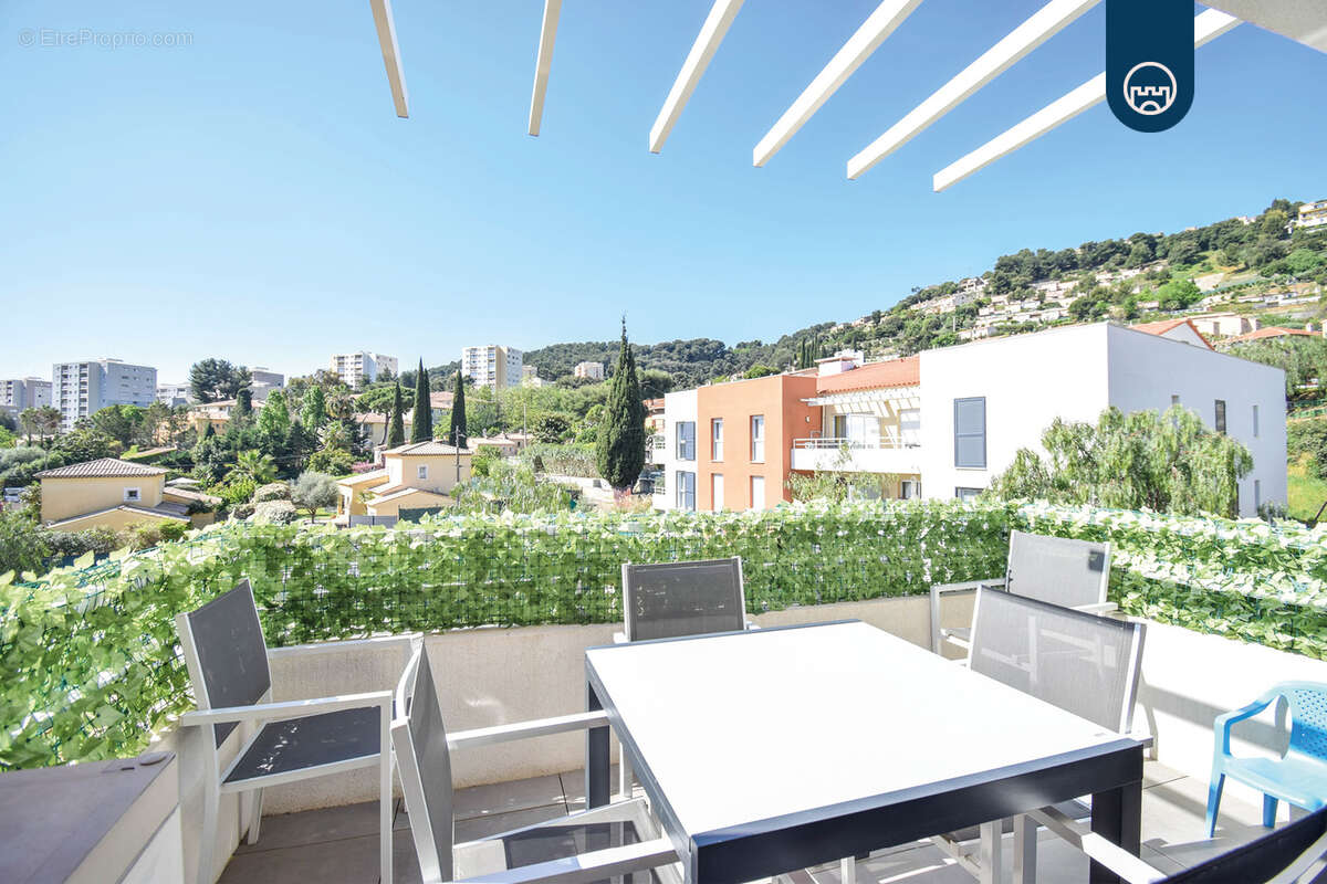 Appartement à SAINT-LAURENT-DU-VAR