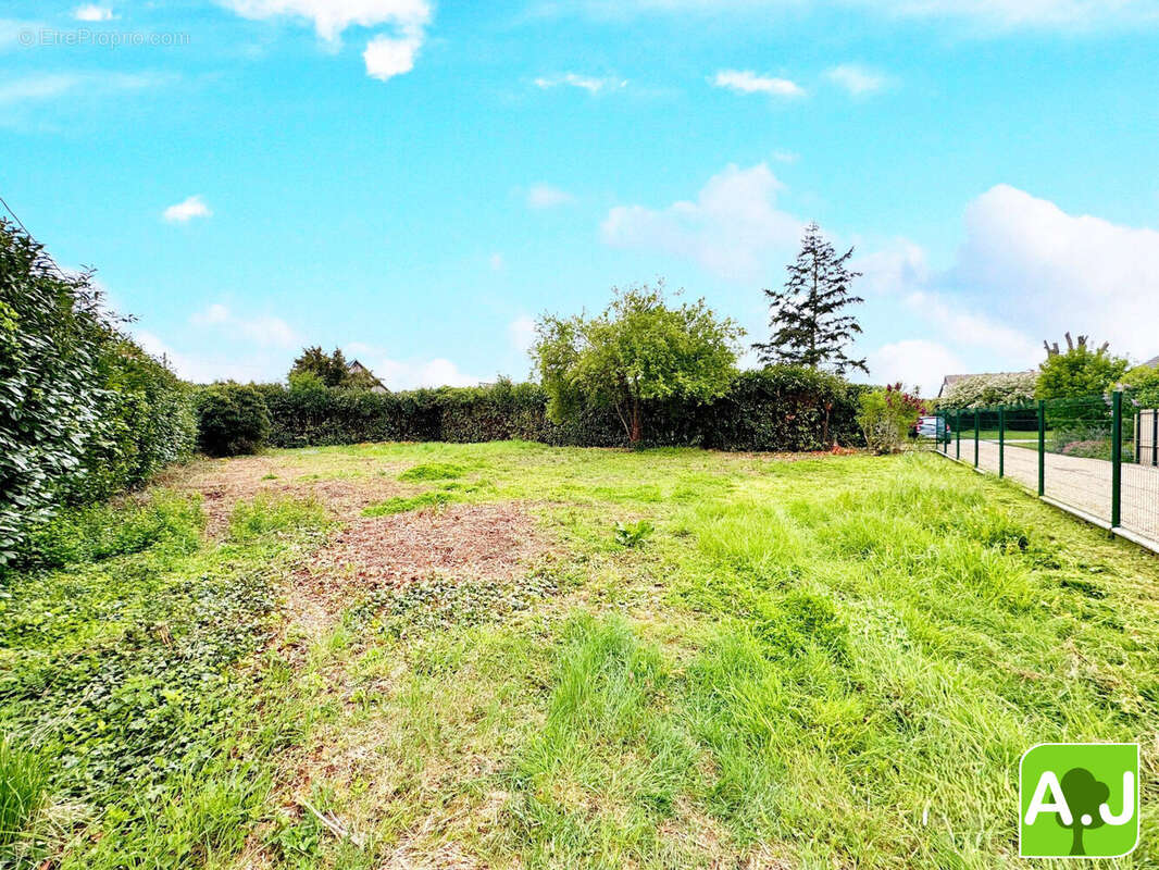 Terrain à EZY-SUR-EURE