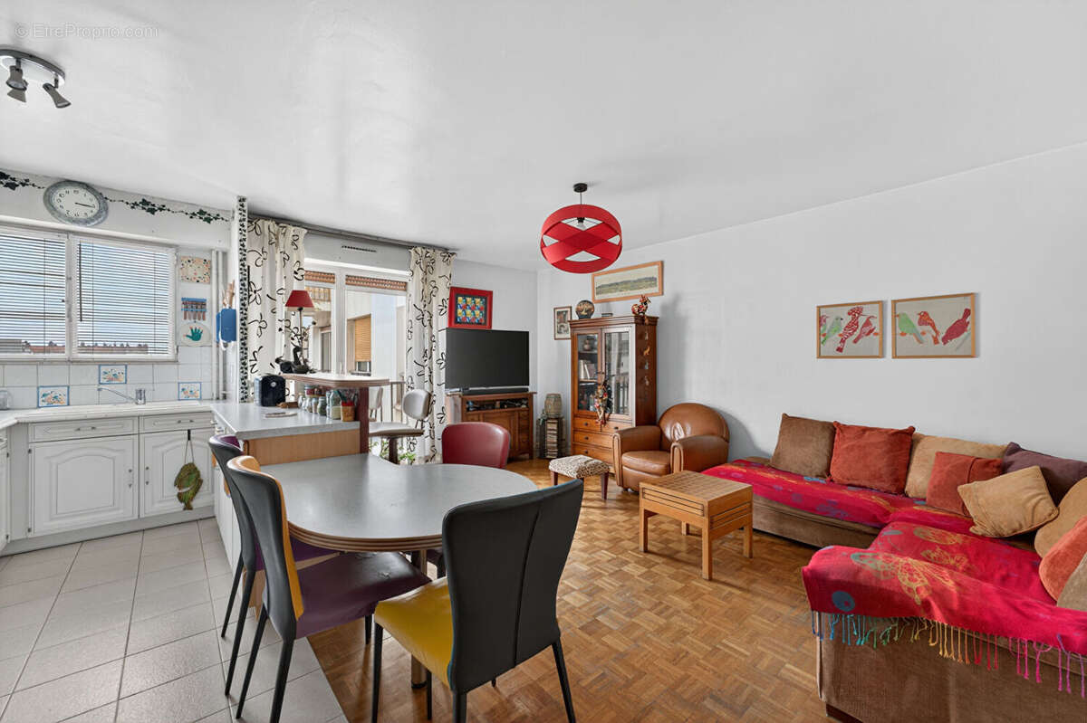 Appartement à PARIS-20E