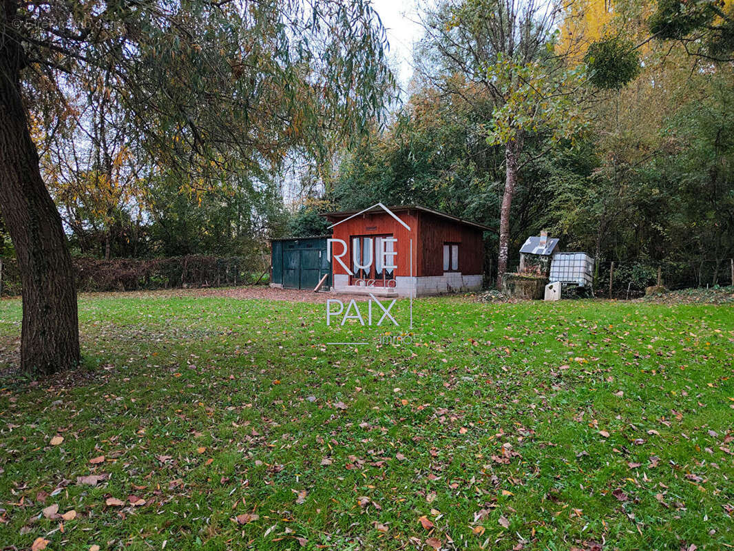 Terrain à MONTHOIRON