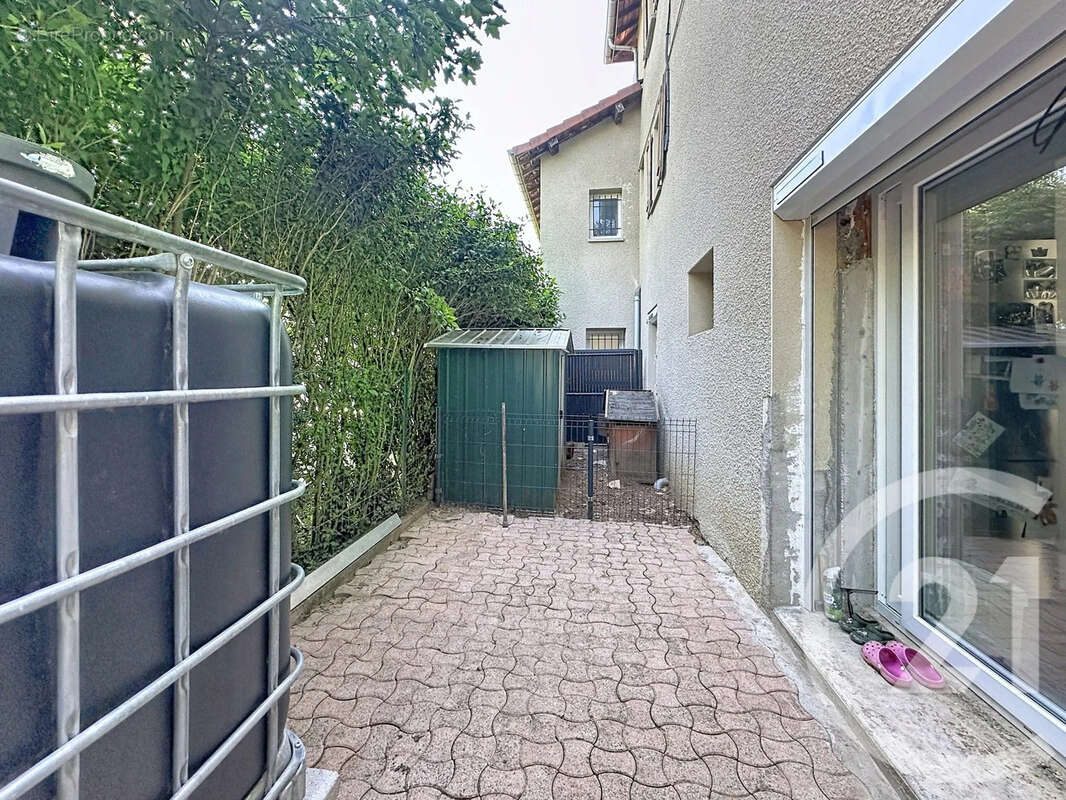 Appartement à BOUGE-CHAMBALUD