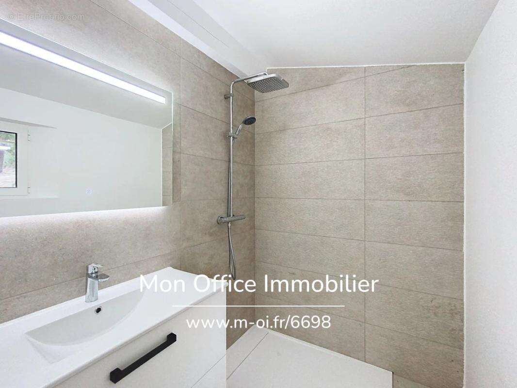 Maison à PLAN-DE-LA-TOUR