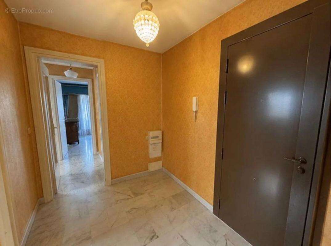 Appartement à LE CANNET