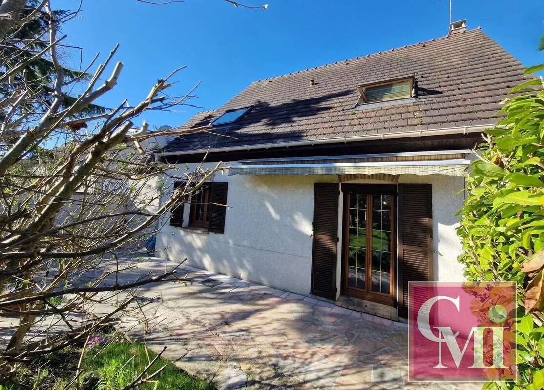 Maison agréable sur un terrain clos de 424 m2 (3 chambres et - photo 2