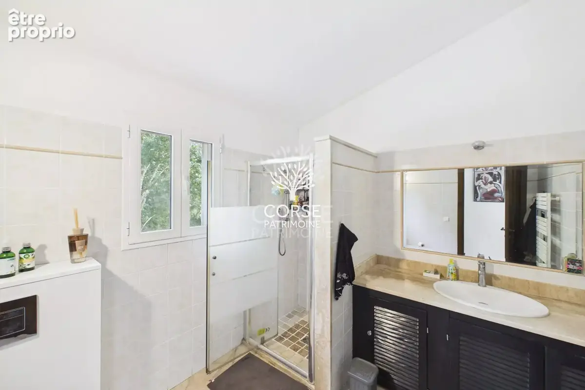 Maison individuelle avec piscine et garage - photo 8