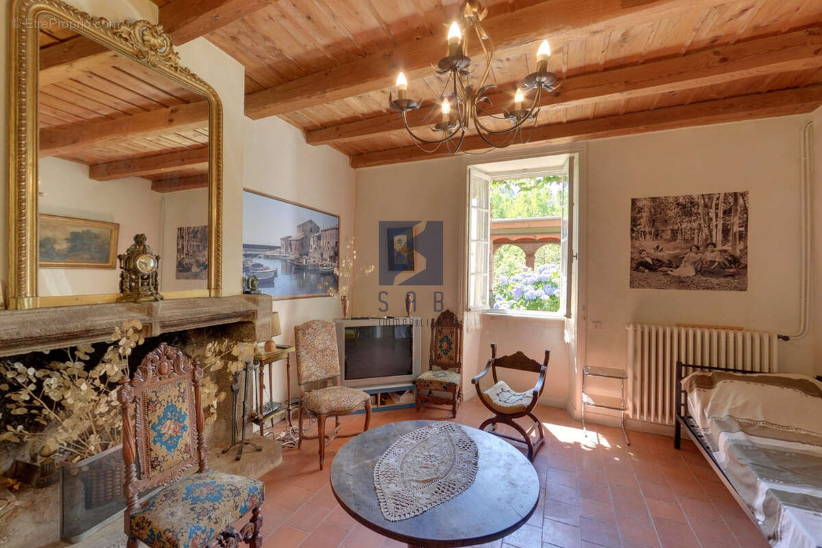 Maison à MARCOLS-LES-EAUX