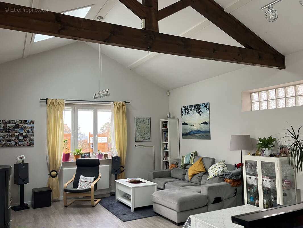 Maison à SAINT-GENIS-LES-OLLIERES