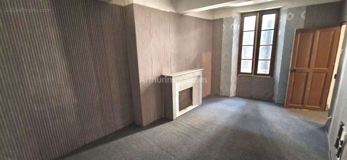 Maison à FIGANIERES