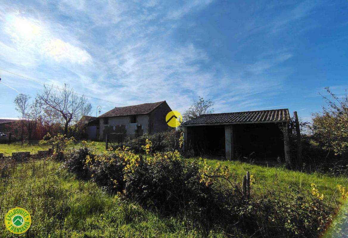 Maison à AUGY-SUR-AUBOIS