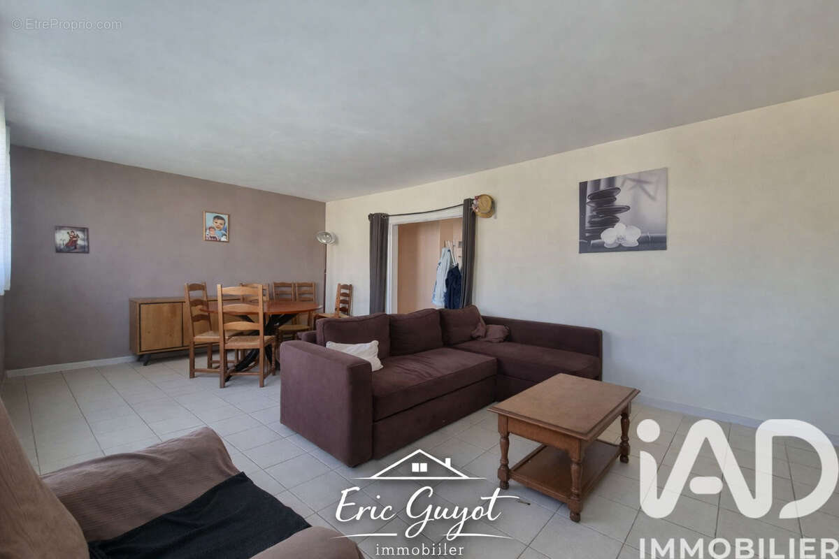 Photo 3 - Appartement à LE PLESSIS-TREVISE