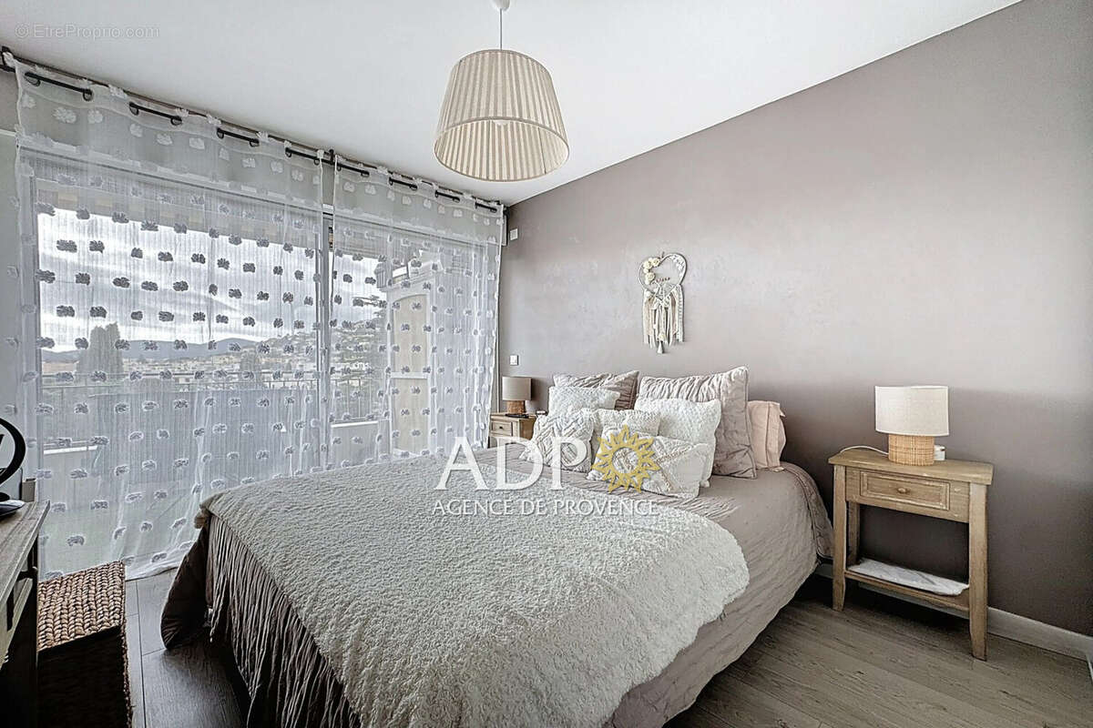 Appartement à MANDELIEU-LA-NAPOULE