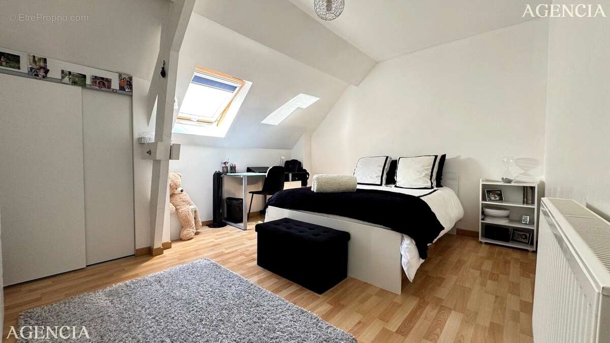 Maison à OZOIR-LA-FERRIERE