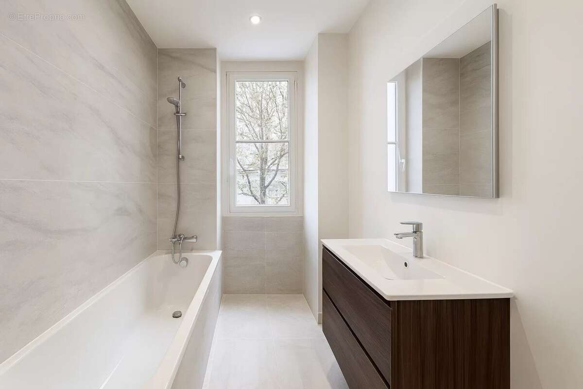 Appartement à PARIS-7E