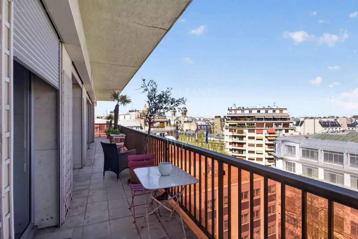 Appartement à PARIS-7E