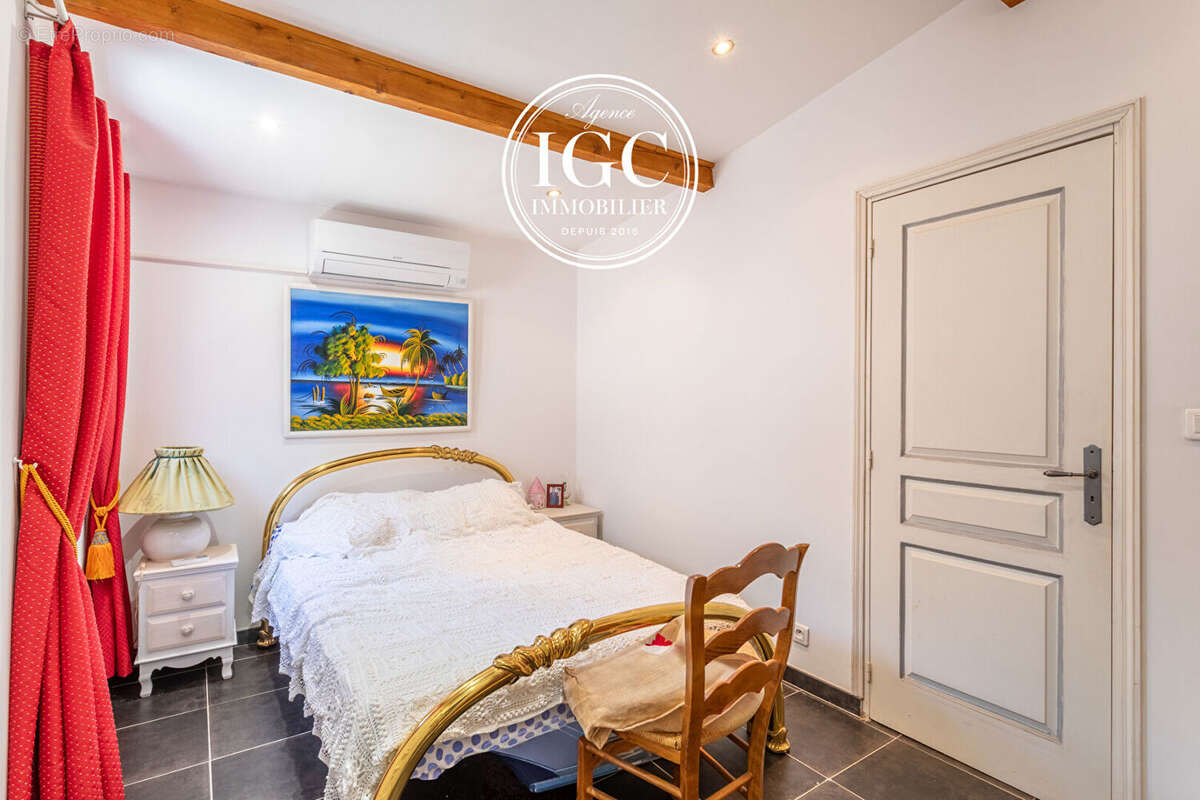MAISON T3 + DEPENDANCE T1 - 126 m² sur parcelle de 311m² -- MARIGNANE - photo 11
