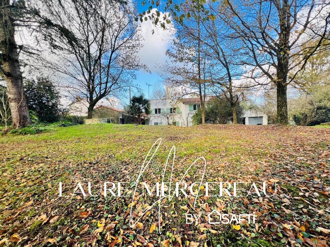 Photo 1 - Maison à SAINT-ETIENNE-DU-BOIS