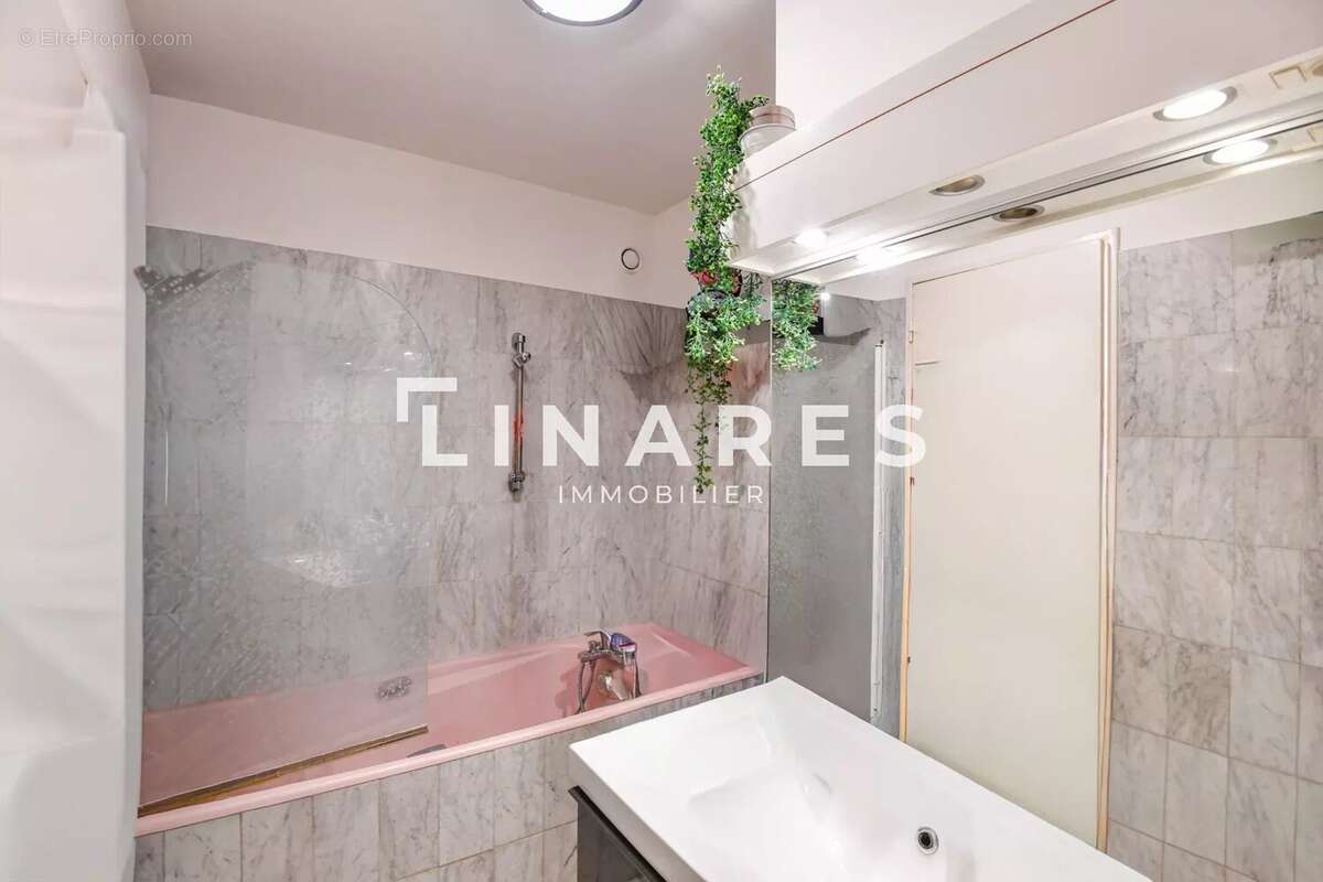 Appartement à MARSEILLE-4E