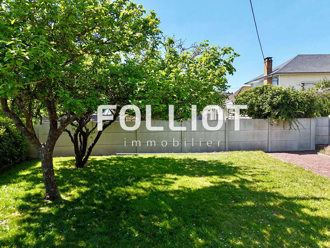 Maison à AGON-COUTAINVILLE