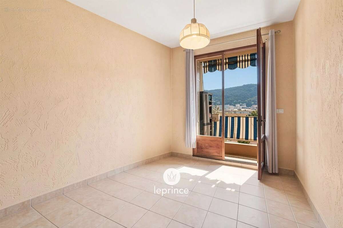 Nice Pasteur : 5 Pièces - Terrasses - Parking - Cave - photo 12