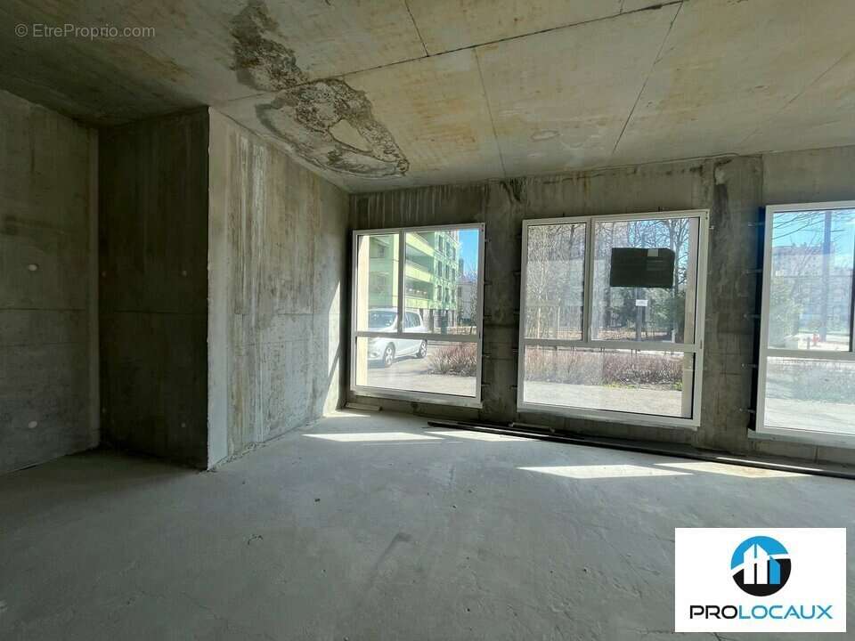 Autre à LE PONT-DE-CLAIX