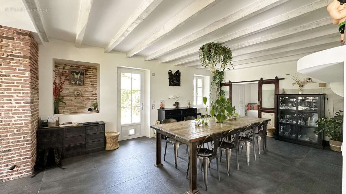 Maison à SAUBRIGUES