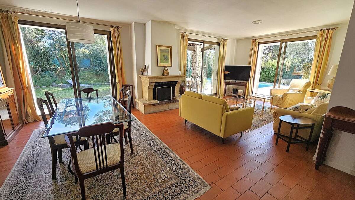 Maison à VILLENEUVE-LOUBET