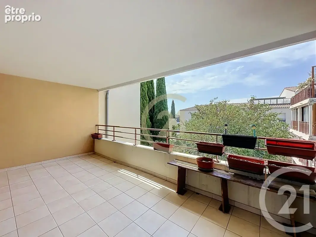Appartement 70 m² à Uzes  - photo 9