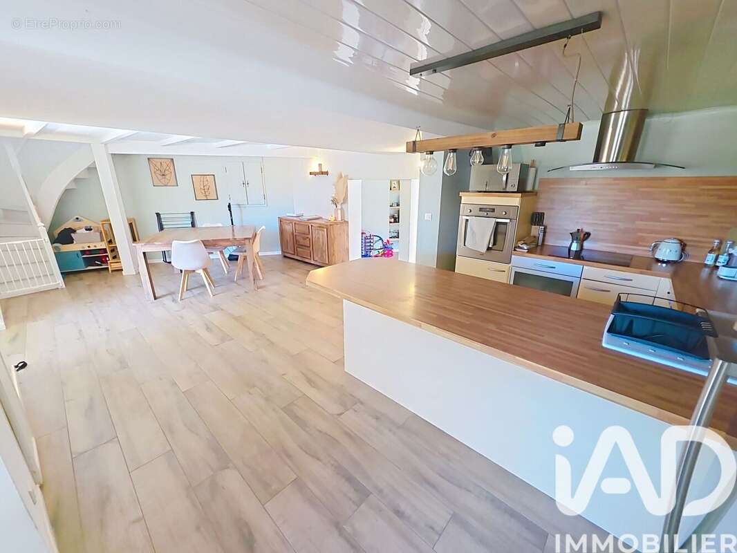 Maison 92 m² à Bouex  - photo 4