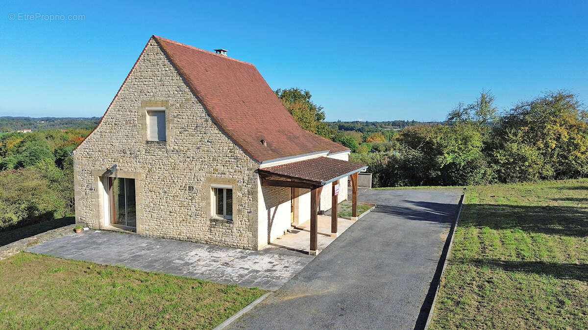 Maison à SAINT-GENIES