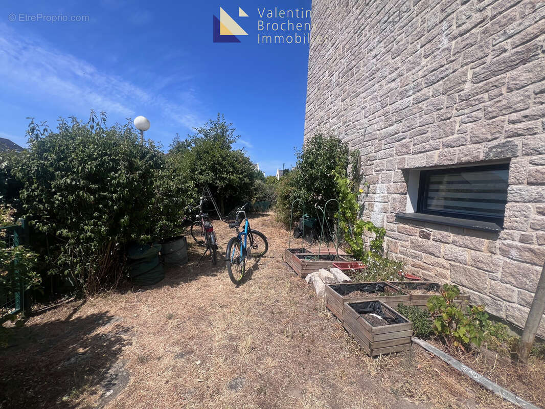 Entre Bourg et Plage- Esprit maison pour ce T3 en rez‑de‑jardin - photo 10
