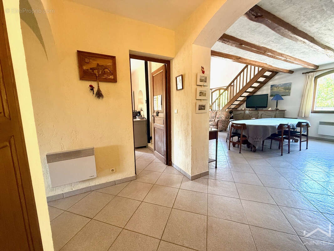 EXCLUSIVITE : MAISON à St-Alexandre (30) -  158 M2 - 3 chambres - 1 bureau - 2 garages - 1 atelier - Terrain 1 - photo 5