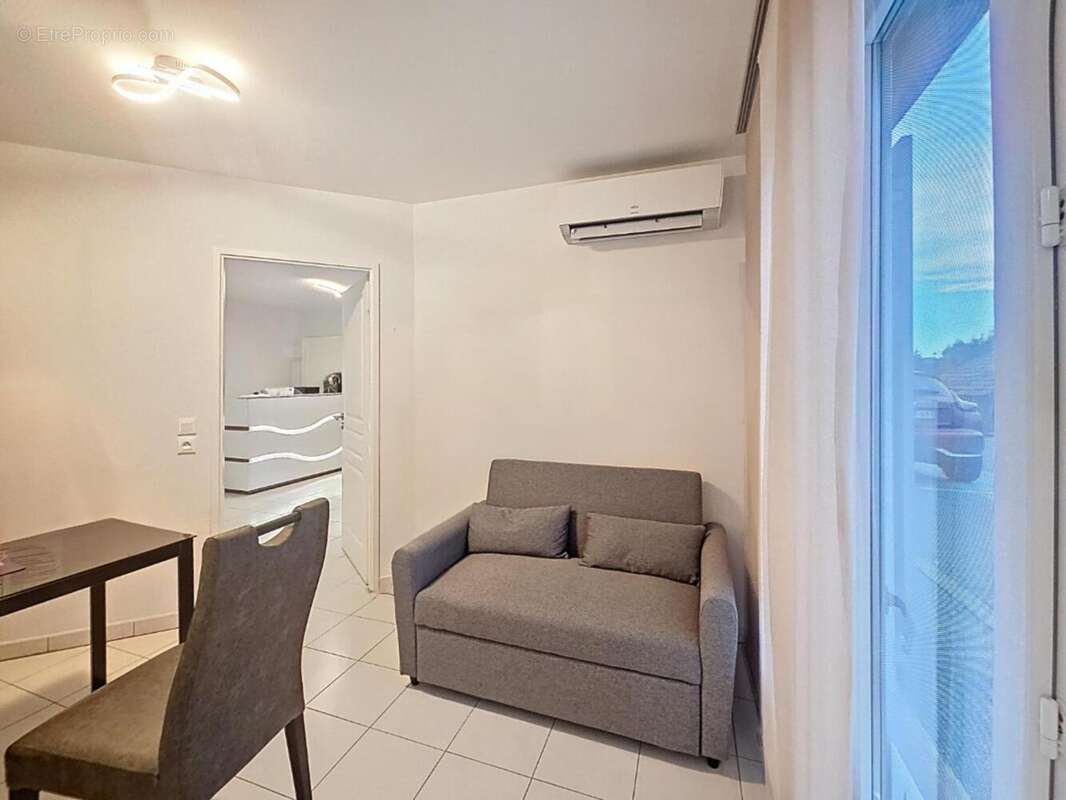 Photo 4 - Appartement à ROQUEBRUNE-SUR-ARGENS