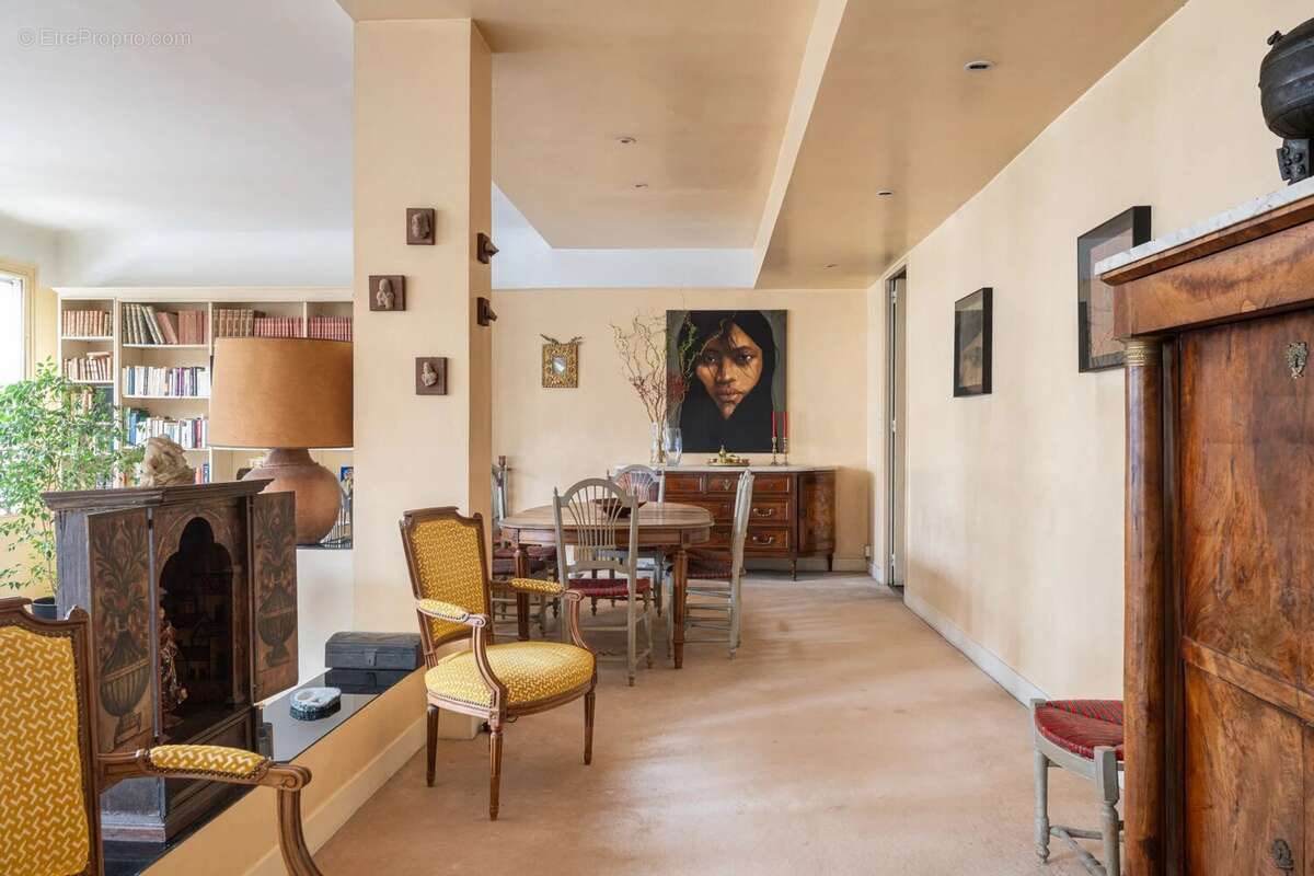 Appartement à NEUILLY-SUR-SEINE