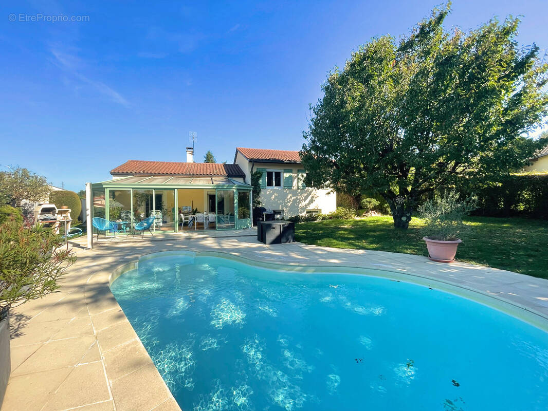 Maison à CHARNAY-LES-MACON