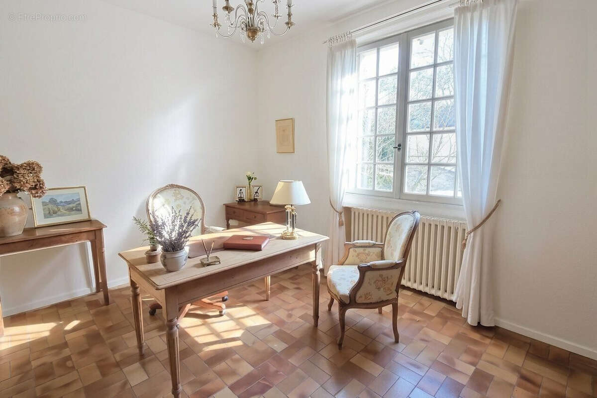 Maison 265 m² à Nimes  - photo 8