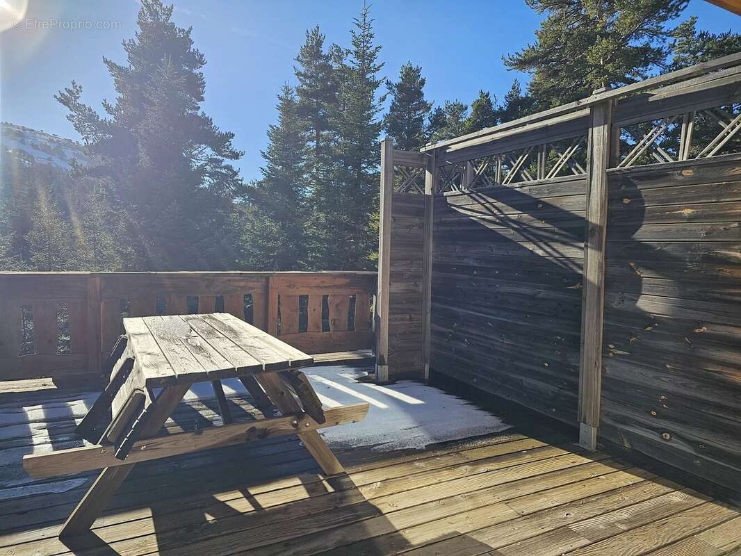 Appartement à CAILLE