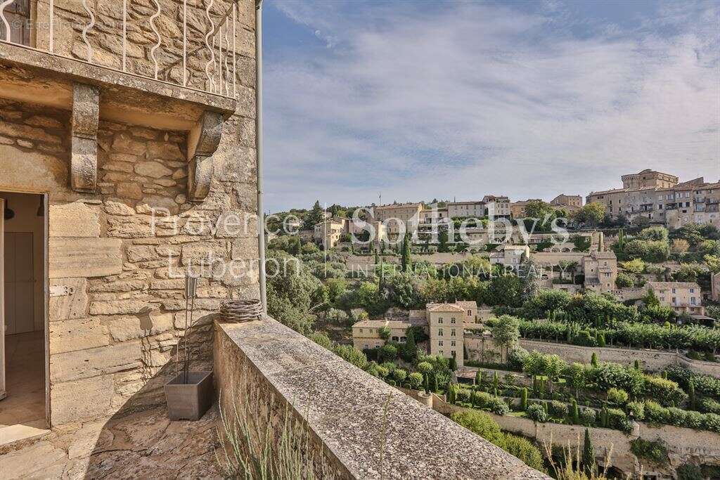 Maison à GORDES