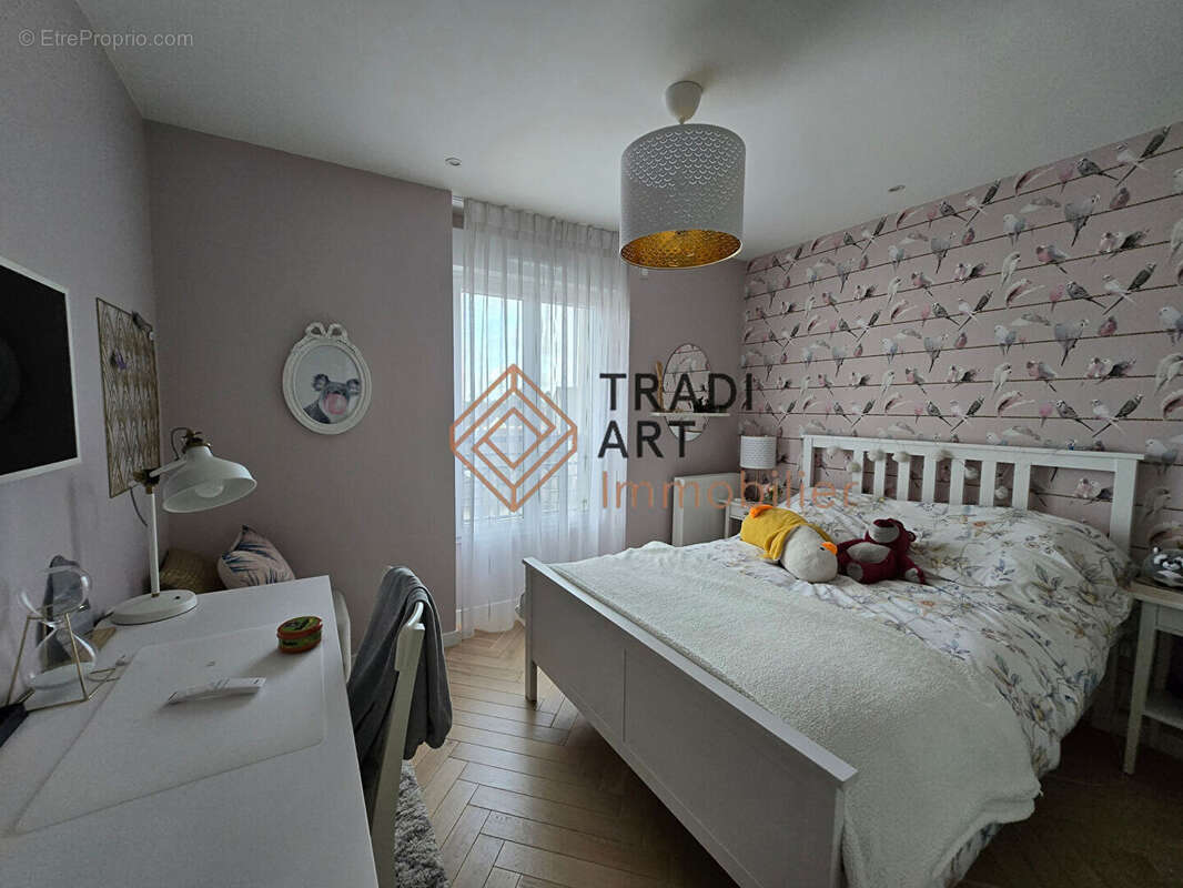 Appartement à SAINTE-GENEVIEVE-DES-BOIS