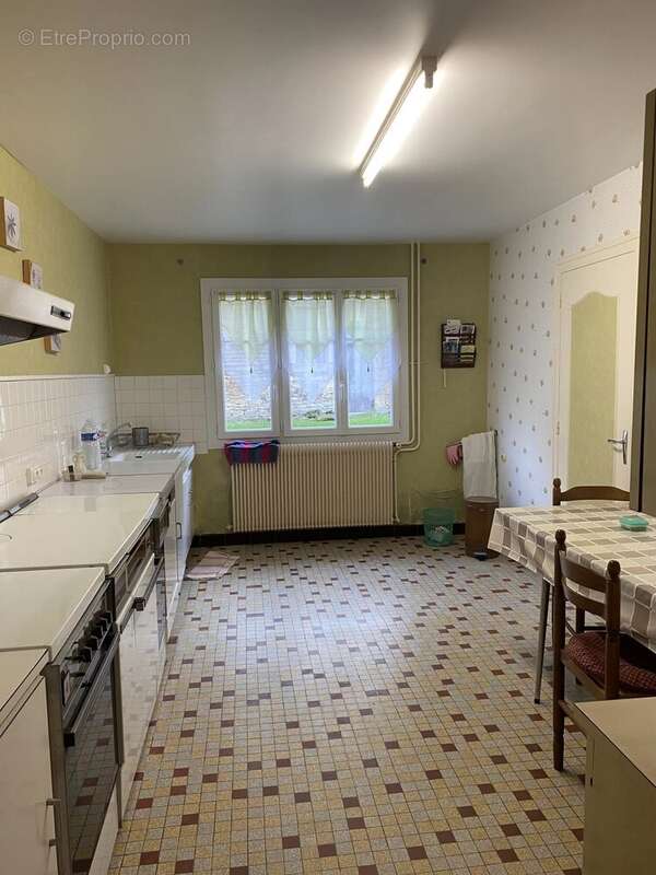 Maison à BOUX-SOUS-SALMAISE