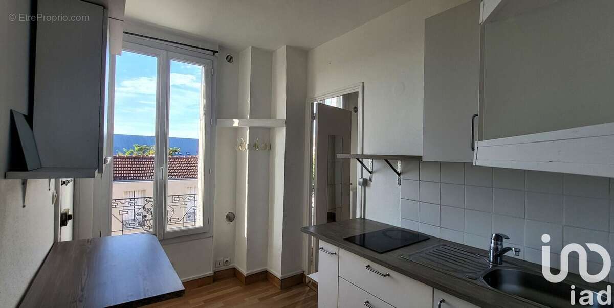 Photo 2 - Appartement à GENNEVILLIERS