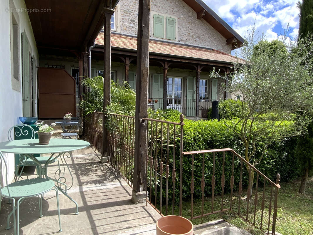 Appartement à CHENS-SUR-LEMAN