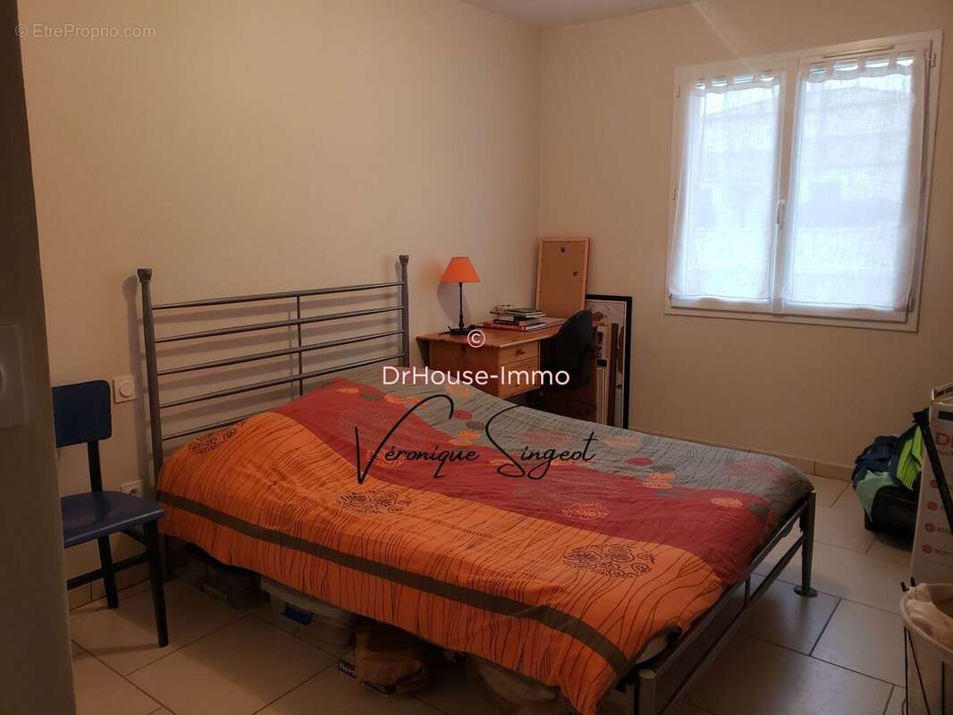 Maison à SAINT-JEAN-DE-BEUGNE