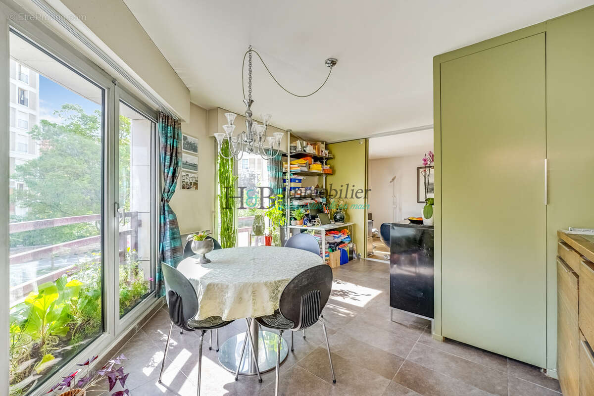 Appartement à PARIS-19E