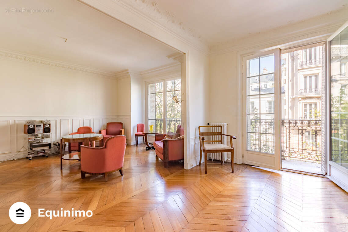 Appartement à PARIS-18E